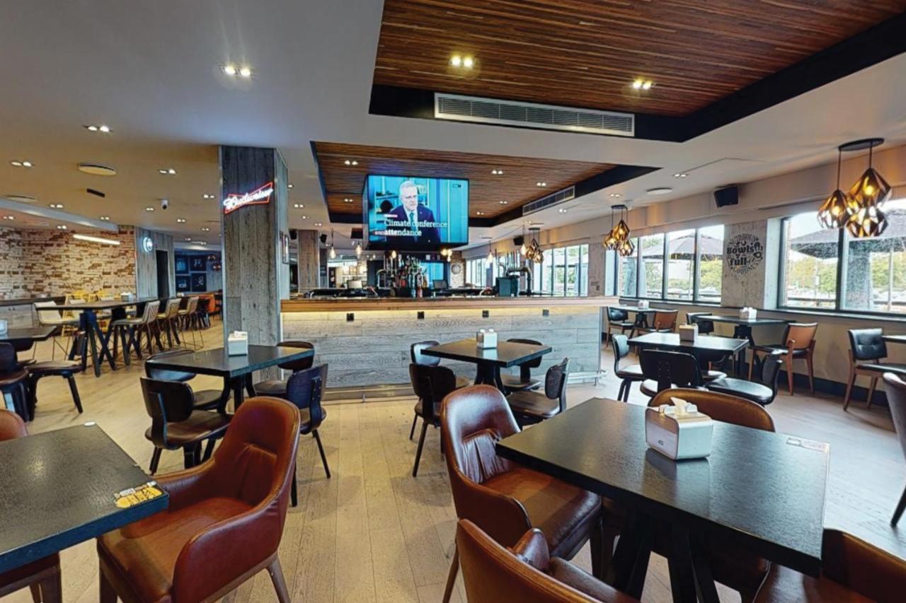 Village Hotel Nottingham Бийстън Екстериор снимка