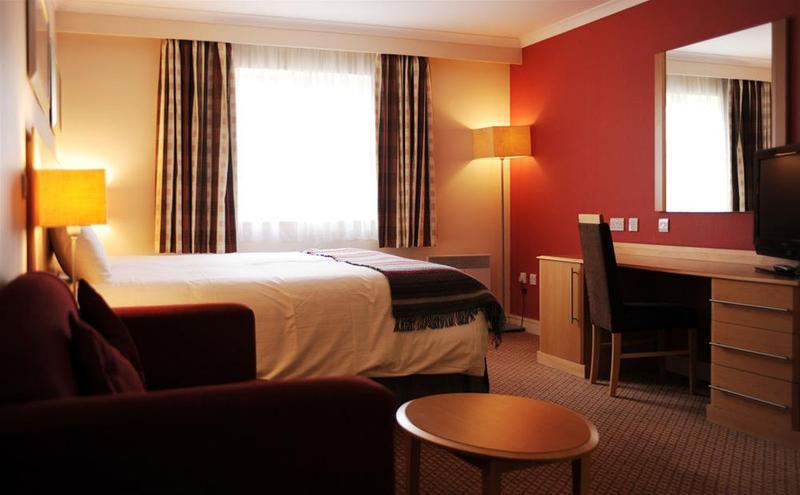 Village Hotel Nottingham Бийстън Екстериор снимка