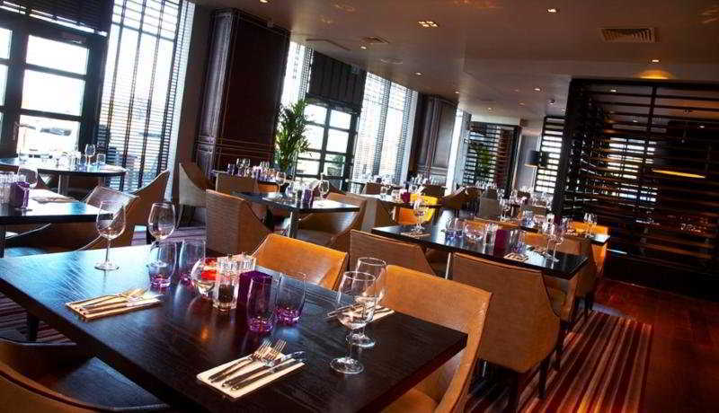 Village Hotel Nottingham Бийстън Екстериор снимка