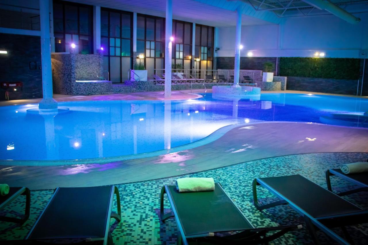Village Hotel Nottingham Бийстън Екстериор снимка